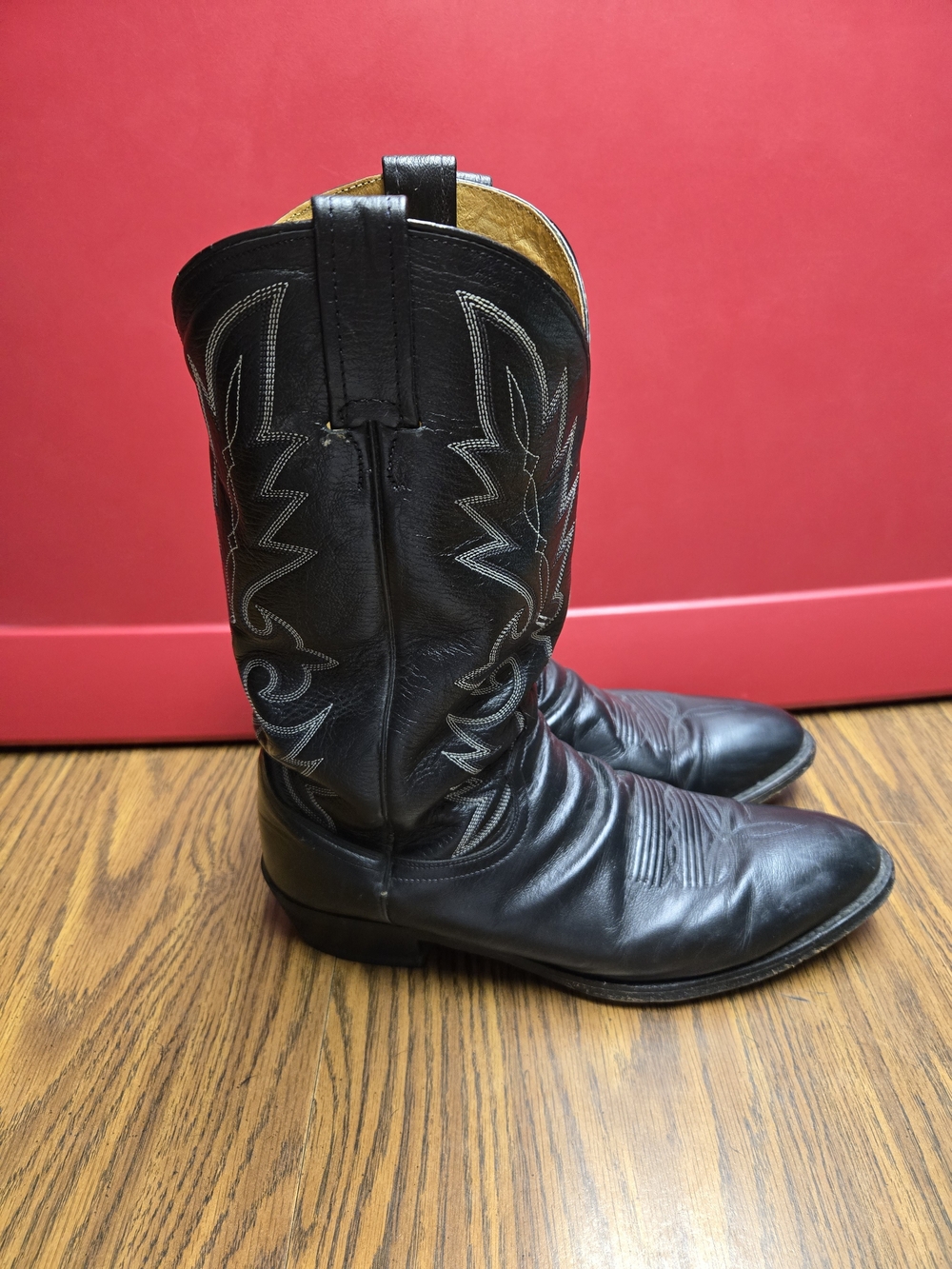Men's Dan Post Black Leather Western Boots with Stitch Detail.